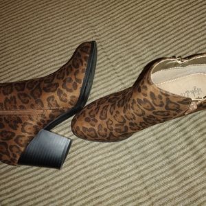 Used Style & Co Stylish Boots - Size 9M